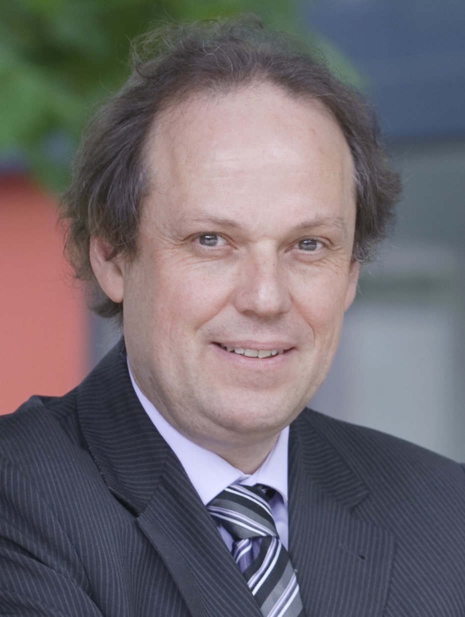 headshot of Jürgen Renn, taken in front of the institute