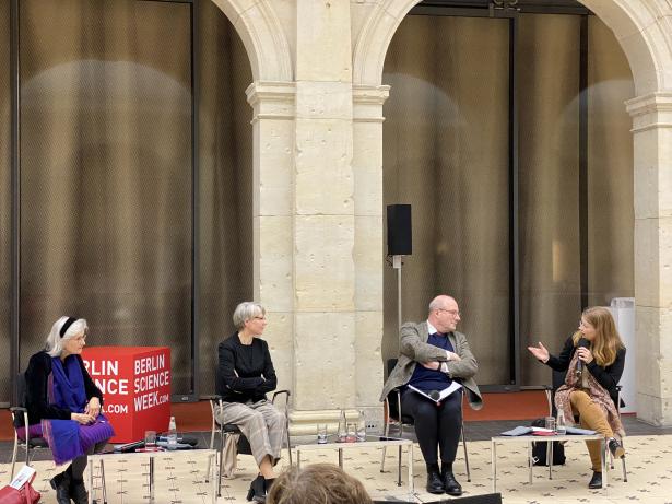 Lorraine Daston, Dagmar Schäfer, Ursula Rao and Christoph Markschies speaking at Berlin Science Week