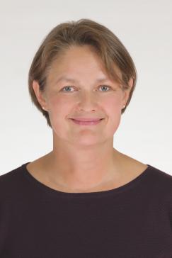 headshot of Beate MaxPhail